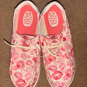 Hey Dude Wendy Pink Kiss Print